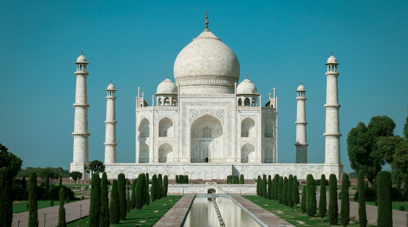 Enchanting Beauty of the Taj Mahal