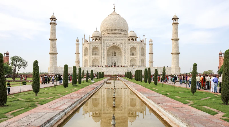 Preserving a Marvel: The Taj Mahal's Battle Against Threats 1 Preserving a Marvel The Taj Mahal's Battle Against Threats