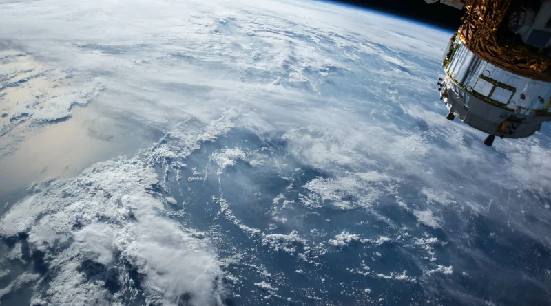 Exploring the Duration of Earth's Rotation Between Consecutive Longitude Degrees 1 Exploring the Duration of Earth's Rotation Between Consecutive Longitude Degrees