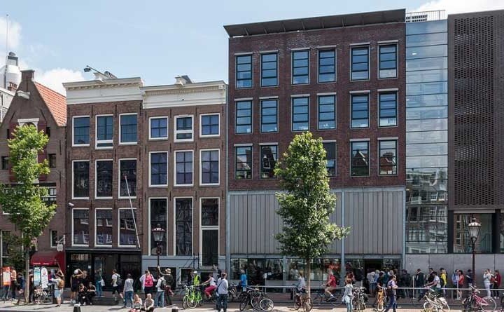 Whispers-from-the-Secret-Annex-Unveiling-the-Story-of-the-Anne-Frank-House,-Amsterdam